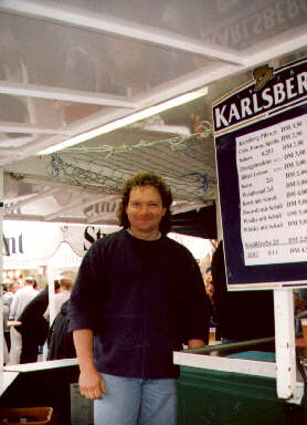 bartender.jpg (21194 bytes)